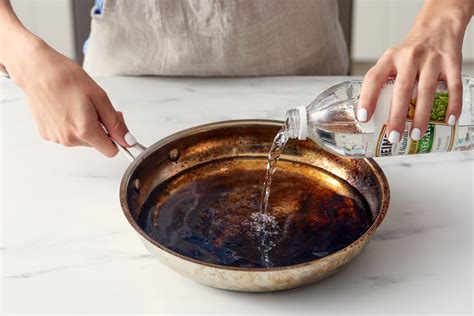 how to clean stainless steel skillet